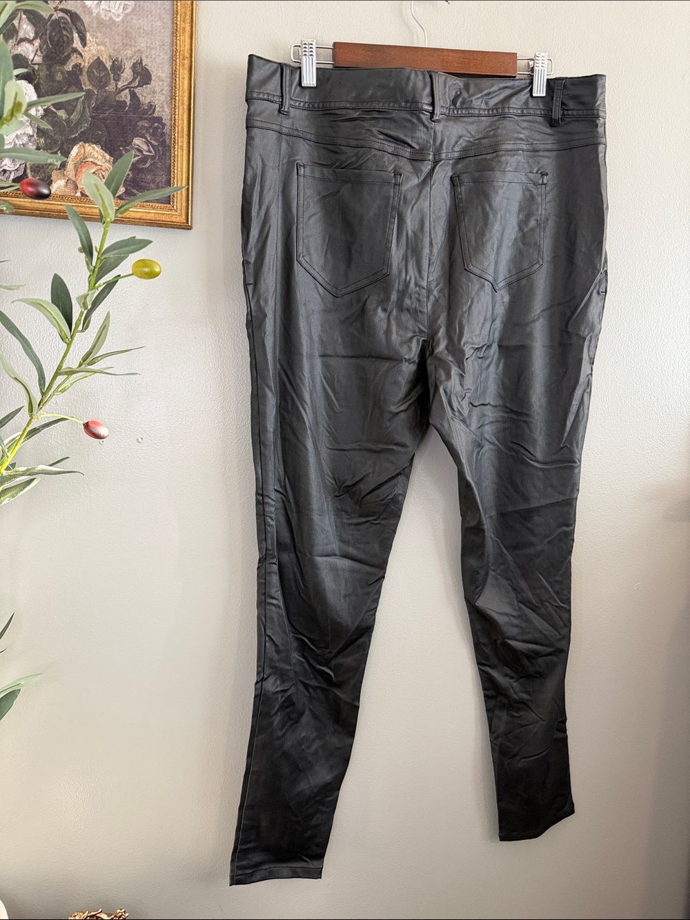EST. 1946 Denim Black Coated Skinny Pants Jeans Size 16W Leather Look - Picture 8 of 8